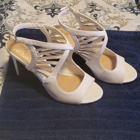 Shoes - Picture 2 of 5